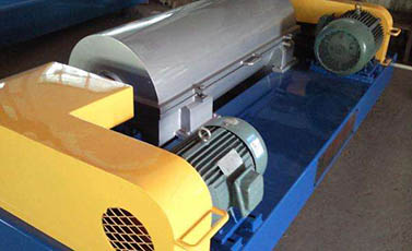 三相臥螺離心機